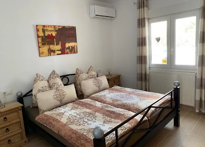 Emilia 4 Pax וילה *