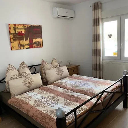 Emilia 4 Pax Villa *