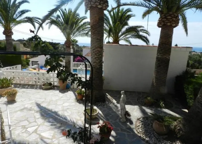 Emilia 4 Pax Villa *