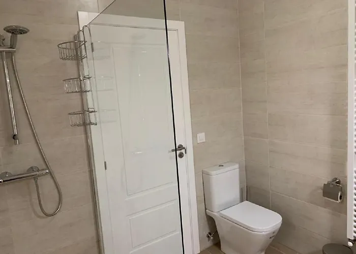 Emilia 4 Pax Villa *