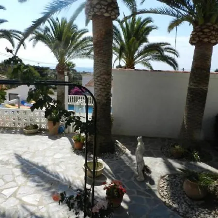 Emilia 4 Pax Villa *